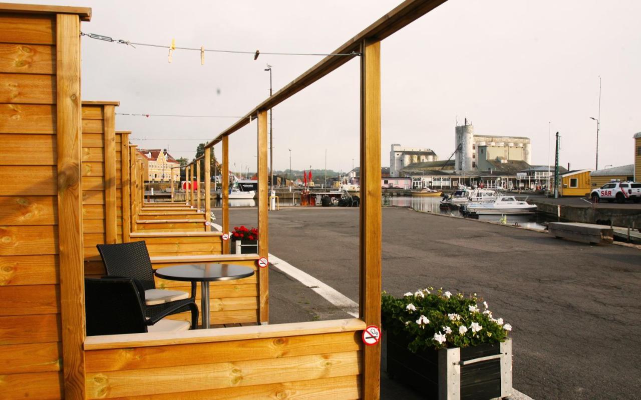 Harbour Sleep Motel Neksø Exterior foto