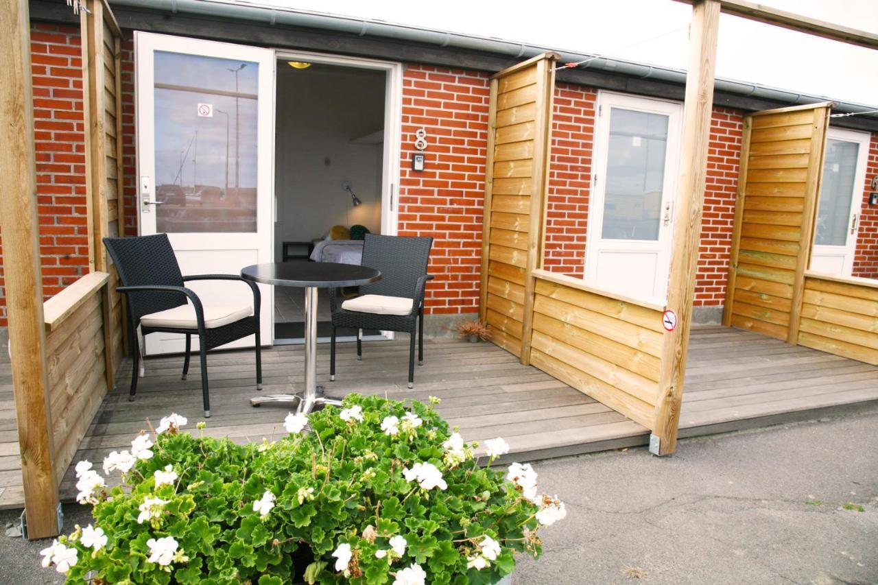 Harbour Sleep Motel Neksø Exterior foto